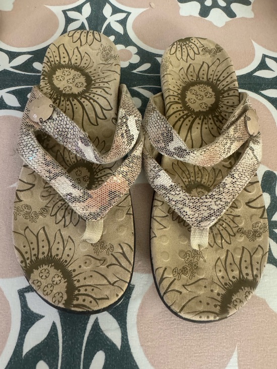 Vionic Shoes - Vionic Beige Floral-Print Thong Sandals with Neutral Snakeskin Straps